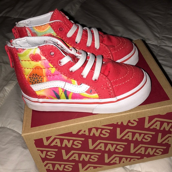 Vans - Picture 2 of 2